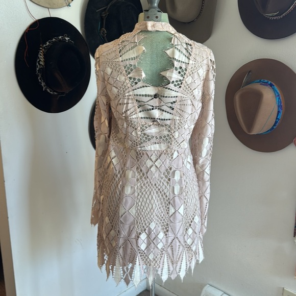 Free People Deco Lace Mini Dress Ivory Combo Bell Sleeve Cut Out Retro Gatsby 4 - Picture 3 of 4